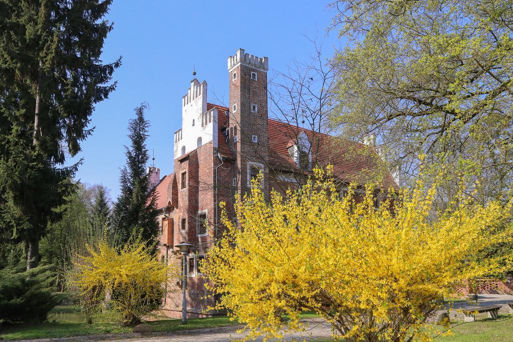 Bed and Breakfast Zamek Na Wodzie W Wojnowicach Wojnowice  Exterior foto